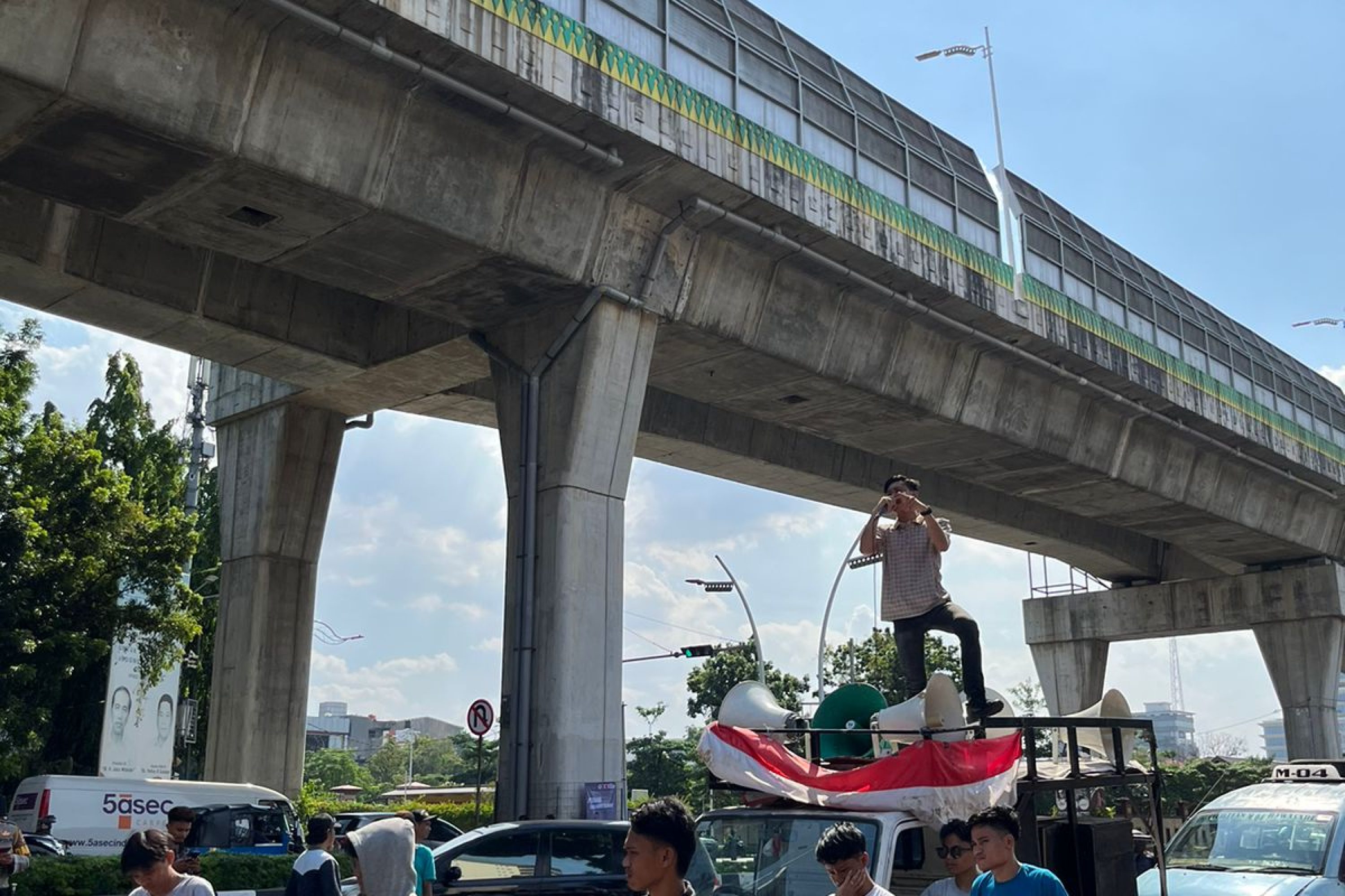 Unras Di Depan Mabes Polri, HP21N : Panggil Dan Periksa Direktur PT. BPS Dan PT. WIL