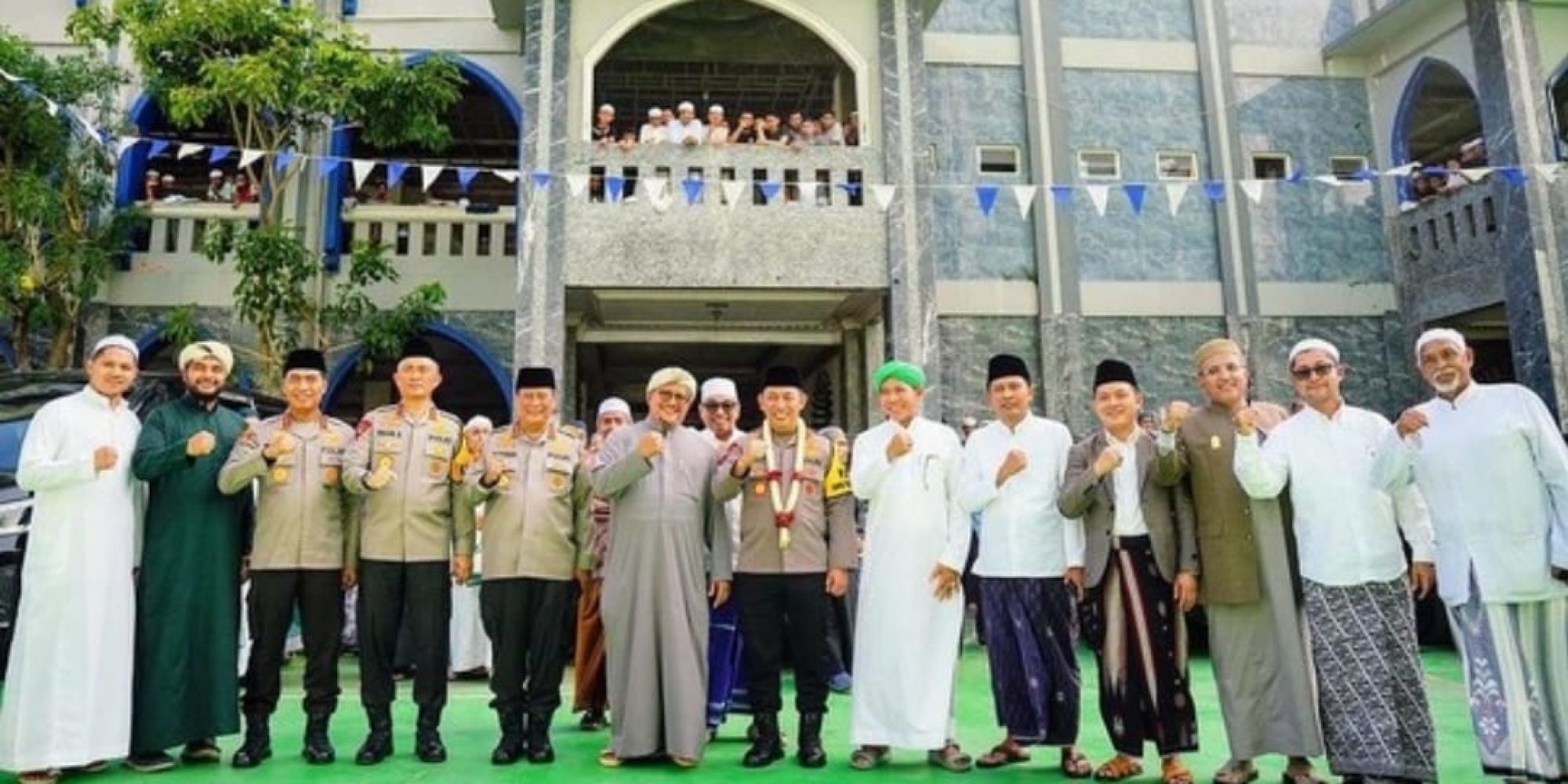 Kapolri Jenderal Listyo Sigit Prabowo Menjalankan Operasi Nusantara Cooling System Dengan Menyambangi 2 Pondok Pesantren di Pasuruan, Jawa Timur