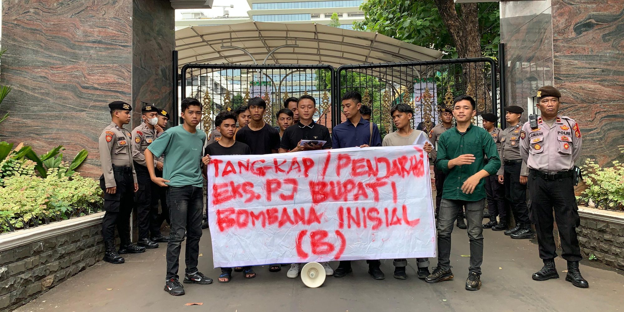 Kasus Tipikor Tak Ada Kejelasan, GPM SULTRA-JAKARTA : Segera Tangkap Eks. PJ Bupati Bombana Dan Copot Kejati Sultra