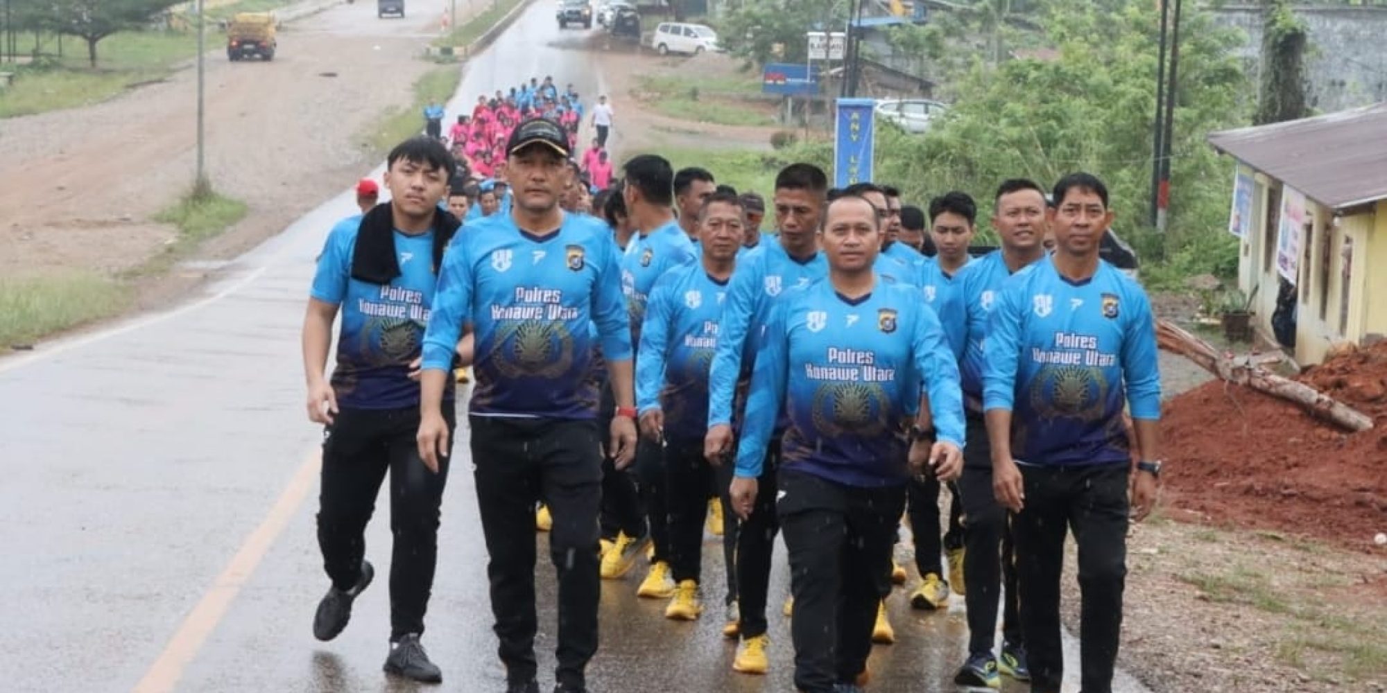 Kapolres Konut Menggelar Jalan Sehat Dan Anniversary Pertama Bersama Keluarga Besar Polres Konawe Utara