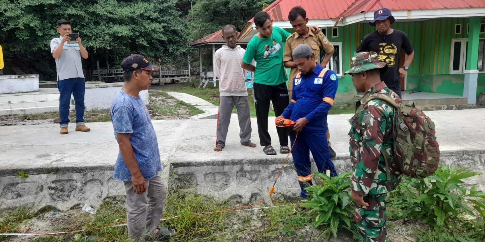 Dukung Manunggal Air Bersih, Kodim 1430/Konut Tinjau Lokasi Titik Air Dalam  Rangka Pembuatan Sumur Bor Untuk Warga Pulau Labengki