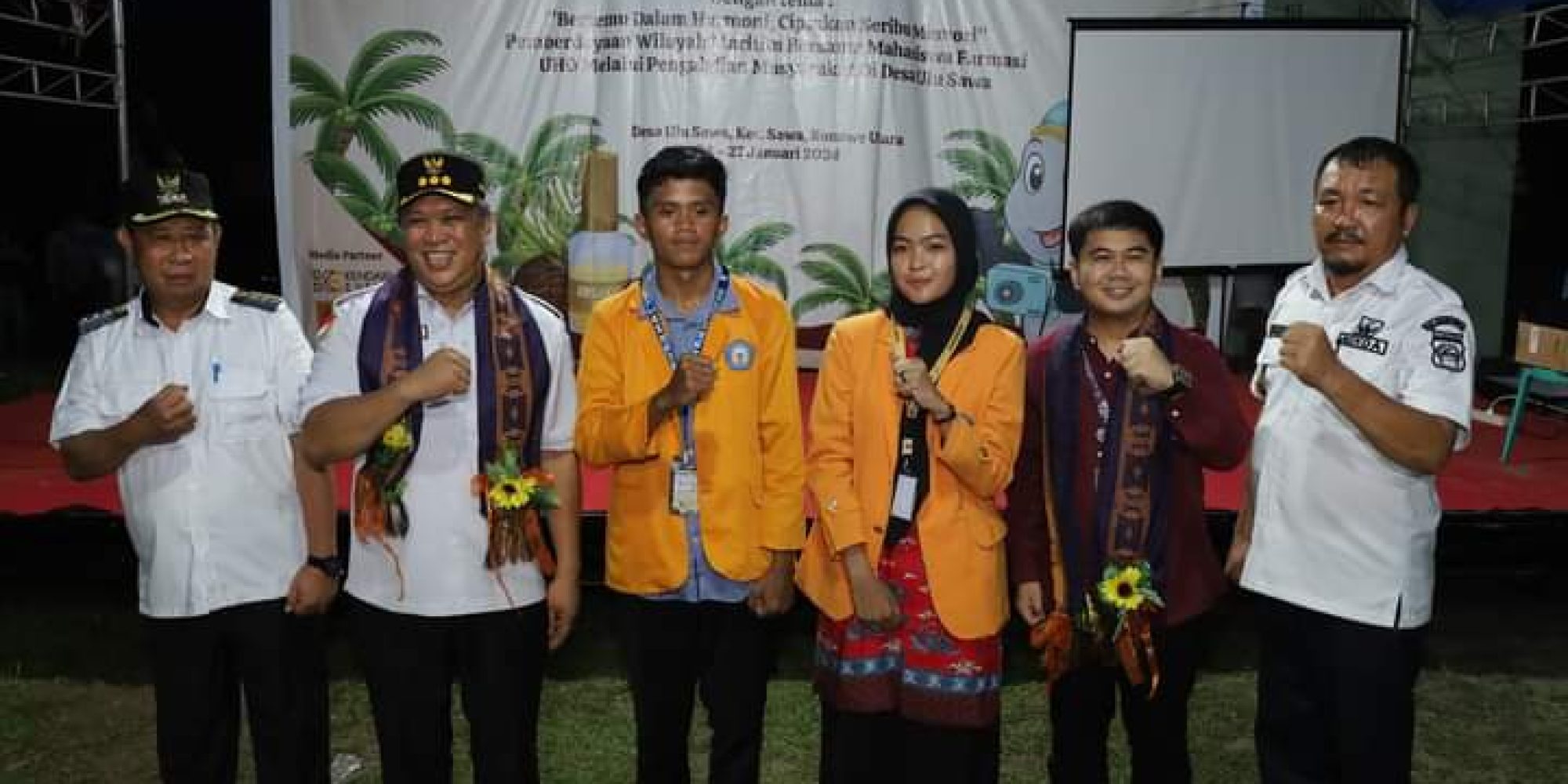 Bupati Ruksamin Buka Kegiatan Bakti Sosial Jurusan Farmasi Universitas Halu Oleo Di Konut