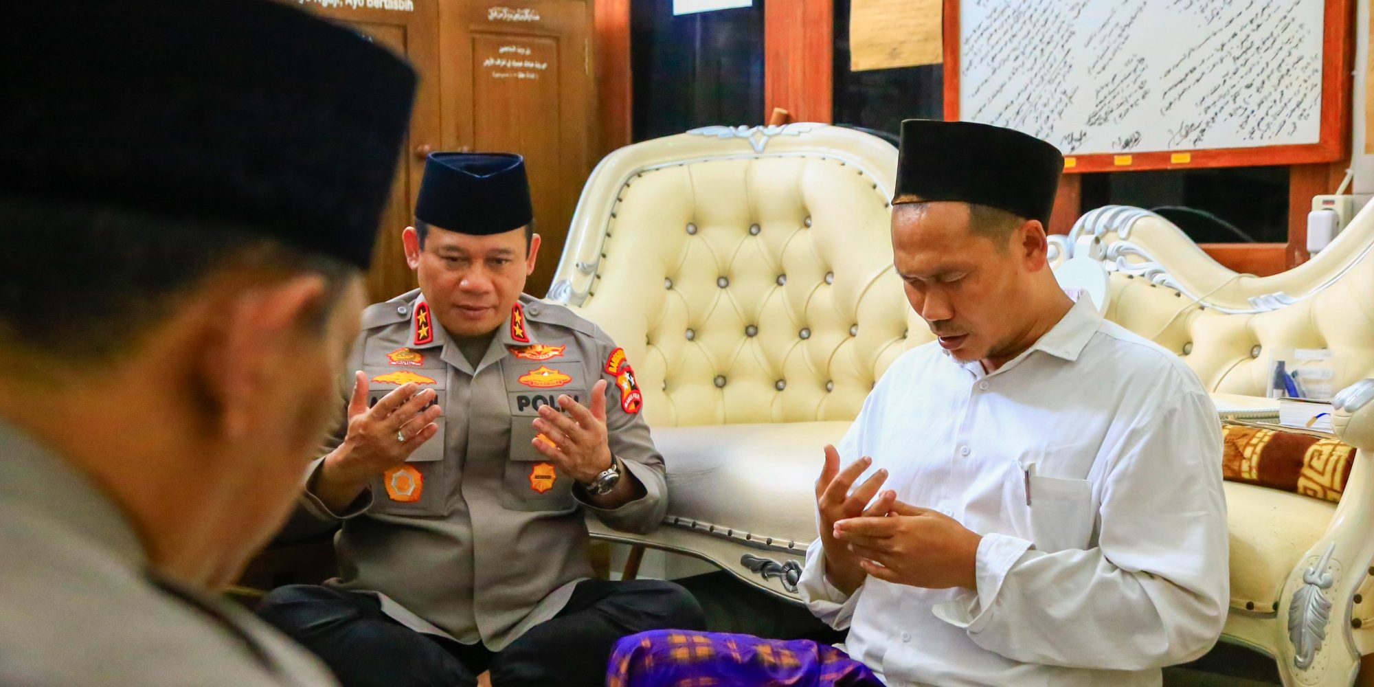 Dikunjungi Kaops NCS Polri, Gus Baha Doakan Pemilu 2024 Berlangsung Aman dan Damai
