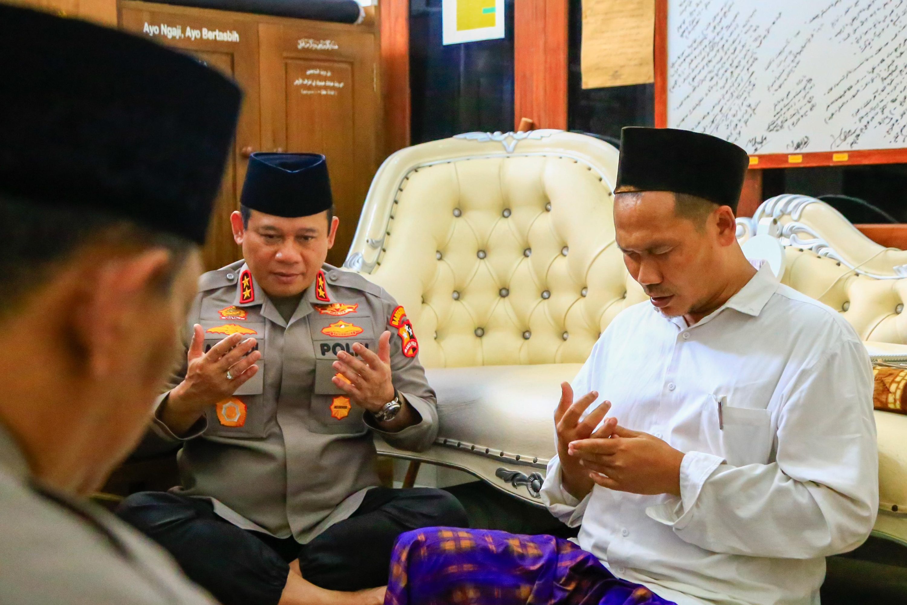 Dikunjungi Kaops NCS Polri, Gus Baha Doakan Pemilu 2024 Berlangsung Aman dan Damai