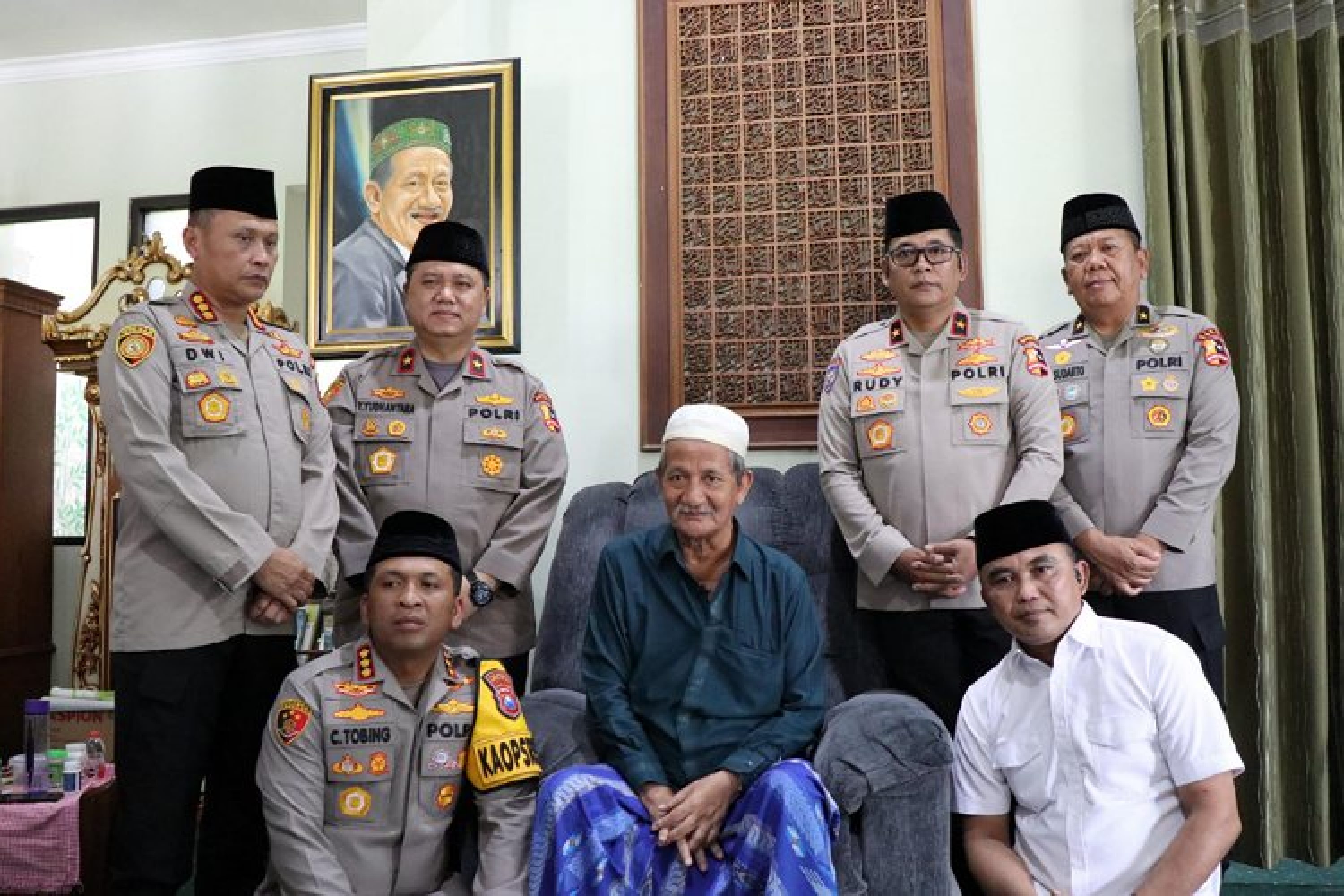 Ops NCS Polri Kunjungi Ponpes Bumi Shalawat Sidoarjo, Gus Ali Doakan Pemilu Aman dan Damai