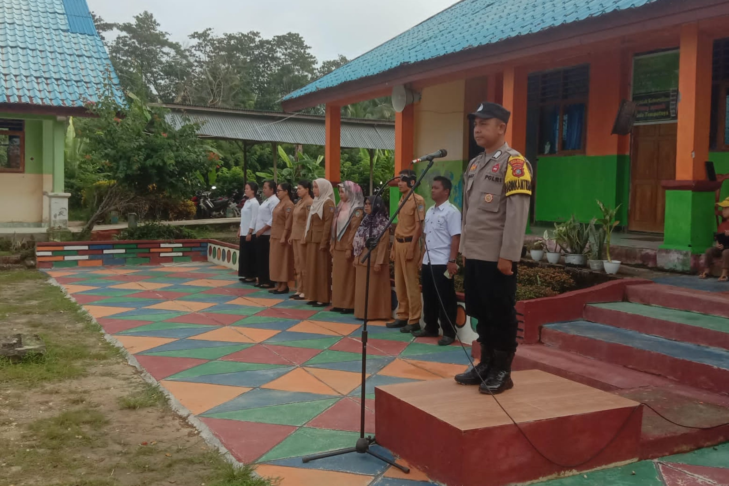 Jadi Irup Di SMP 48 Konsel, Kapolsek Mowila Titip Pesan Kamtibmas