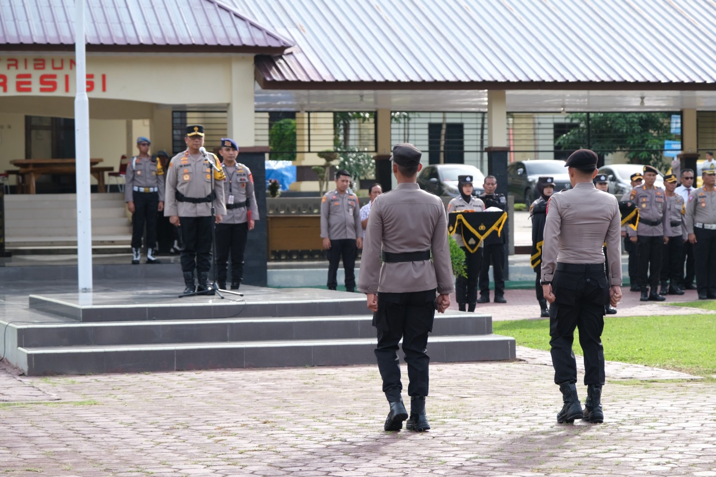 Wakapolda Sultra Pimpin Apel Kesiapan Pengamanan TPS Jelang Pemungutan Suara