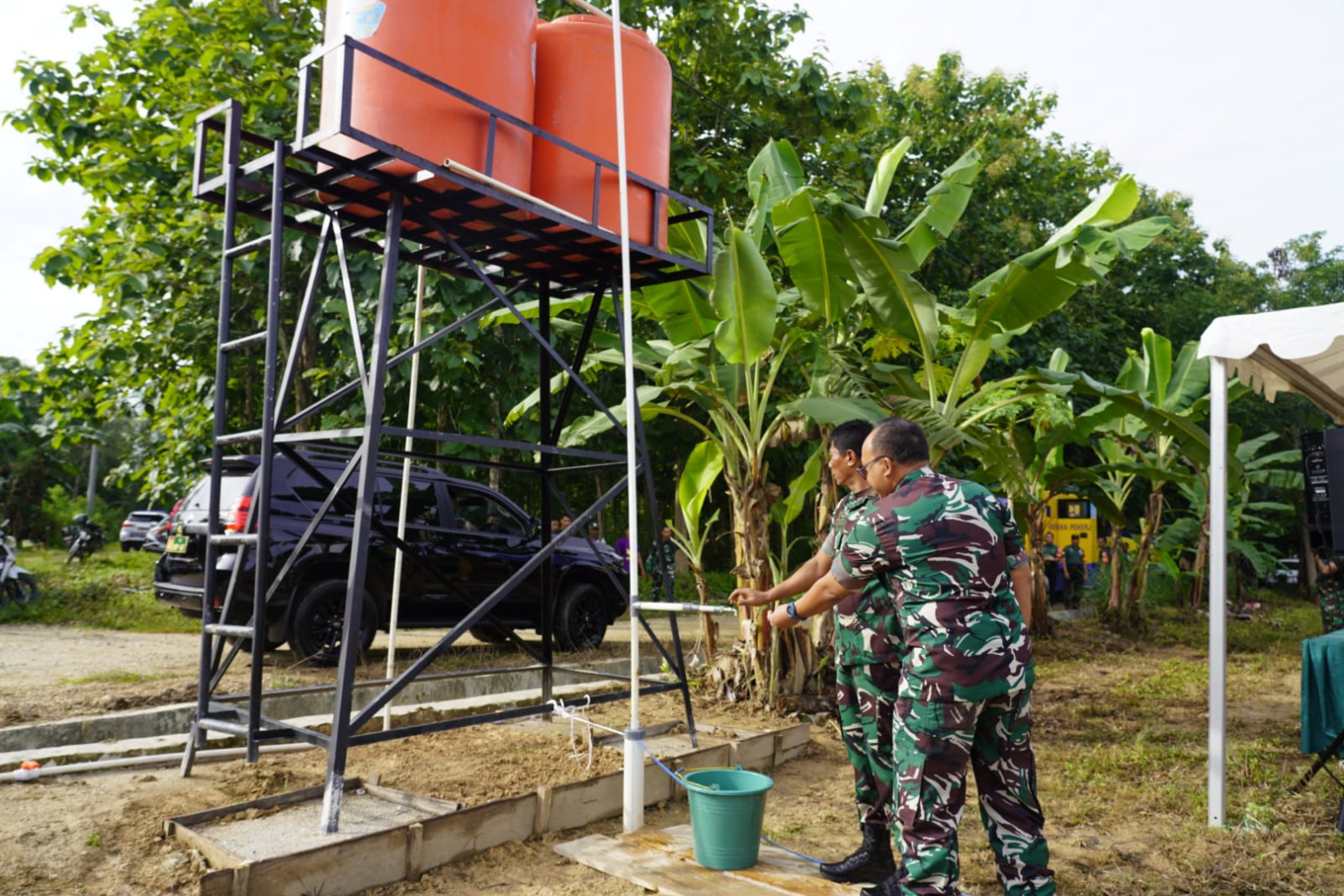 Danrem 143/HO Tinjau Titik Air dan Ikuti Vicon Launcing Peresmian 1.898 Titik Air Gerakan TNI AD Manunggal Air dan Bakti Sosial
