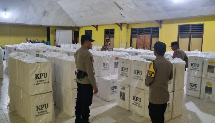 Pastikan Logistik Pemilu Aman Jelang PSU , Polsek Angata Lakukan Penjagaan Ketat Di PPK