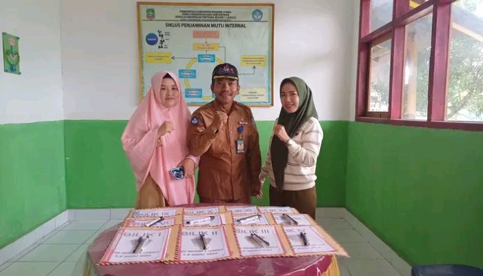 Gelar PTS, SMPN 1 Lasolo Aplikasikan Penggunaan Google Form