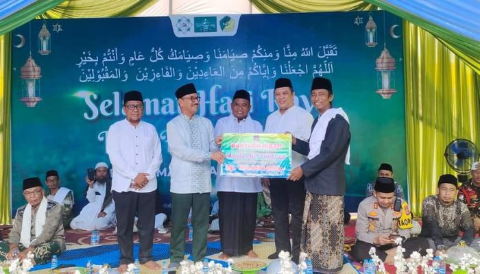 Bupati Surunuddin Serahkan Bantuan Ratusan Juta ke PP Minhajut Thullab