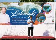 Bupati Konut Sambut Kedatangan Kapal Pesiar MV Coral Adventurer Membawa Wisatawan Manca Negara di Pulau Labengki
