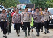 Polres Konawe Utara, Terjunkan Personil Di Kecamatan Andowia Dan Asera Dalam Evakuasi Fasilitas Warga