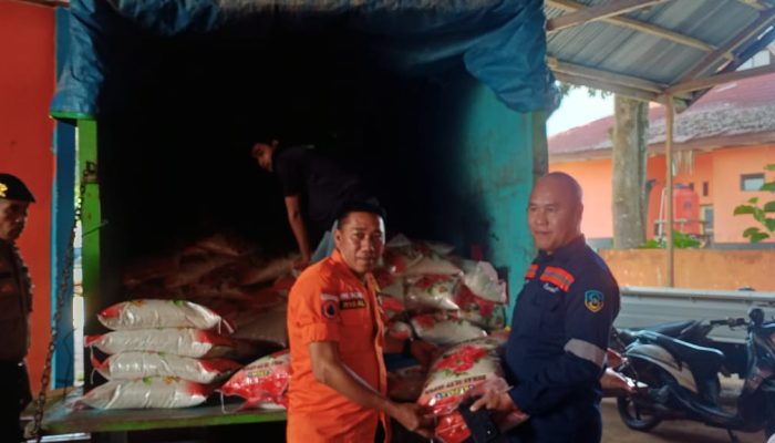 PT Antam Tbk Salurkan Bantuan Sembako Untuk Korban Banjir di Konut
