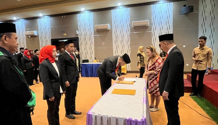 Bawaslu Konsel Resmi Lantik 75 Panwascam Untuk Pilkada 2024