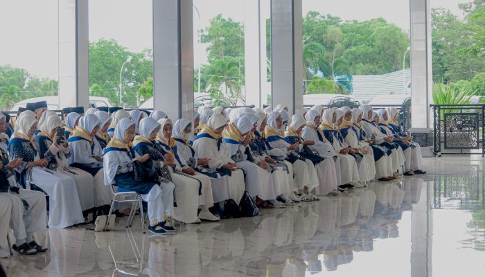 Lepas 116 Jemaah Haji di Konsel, Bupati Berharap Bisa Menjadi Haji Yang Mabrur