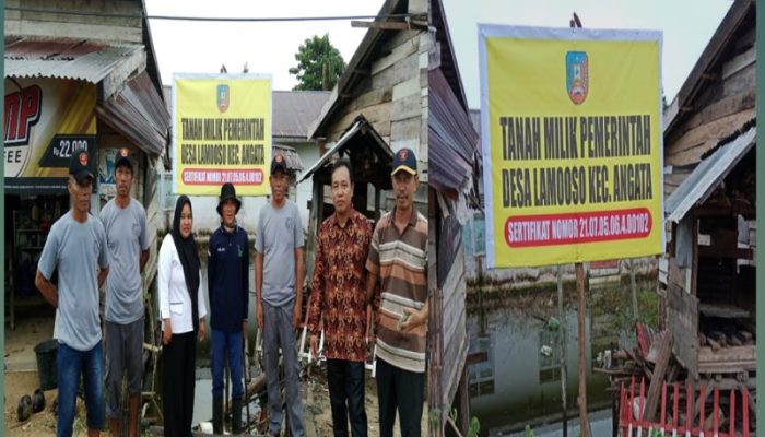 Lindungi Aset Desa, Pemdes Lamooso Pasang Baliho Kepemilikan Tanah
