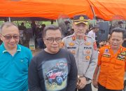 Kapolda Sultra Serahkan 200 Paket Bantuan Sosial Kepada Warga Terdampak Banjir di Konawe Utara