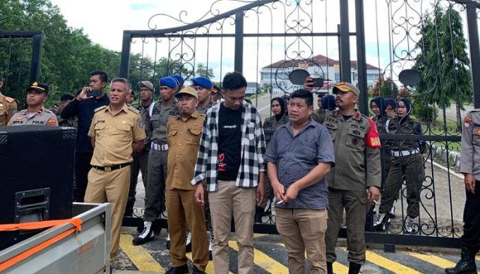 Rusak Parah, Aliansi Masyarakat Angata Bersatu Kembali Ancam Bakal Blokade Jalan Poros Motaha – Andoolo