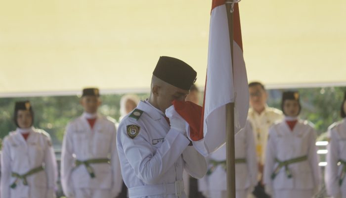 Bupati Konsel H Surunuddin Dangga Resmi Mengukuhkan 75 Putra Dan Putri Anggota Paskibraka Tahun 2024