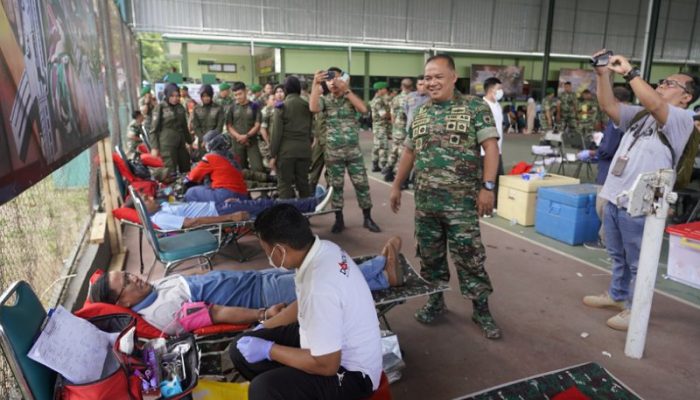 Bhakti Kesehatan Hari ke-2, TNI Sultra Gelar Donor Darah, Bhakti Sosial dan Makan Sehat