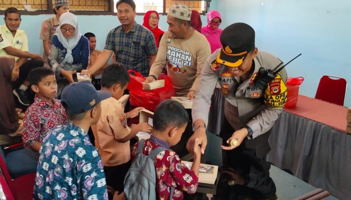 Kapolres Palopo AKBP Safi’i Nasfsikin Pimpin Pemberian Makan Bergizi  Gratis
