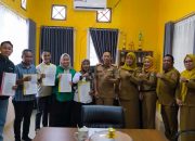 Serahkan SK Pendamping UMKM Konsel, Berikut Pesan Irwan Hasanudin Silondae