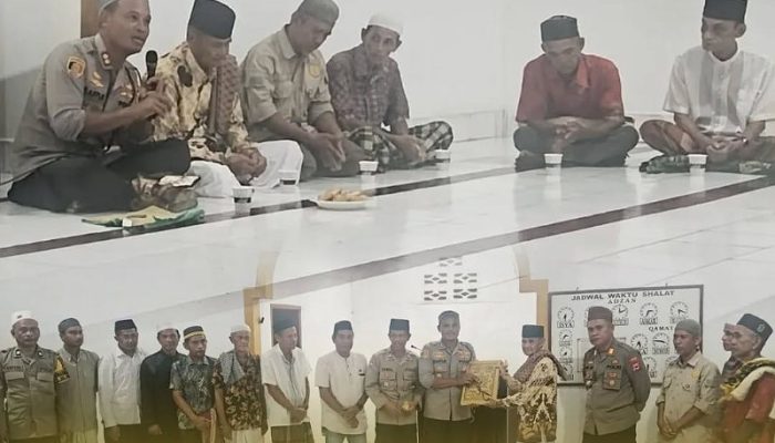 AKBP Safi’i Nafsikin Laksanakan Sholat Maghrib Berjamaan Dan Sholawatan Bersama Warga