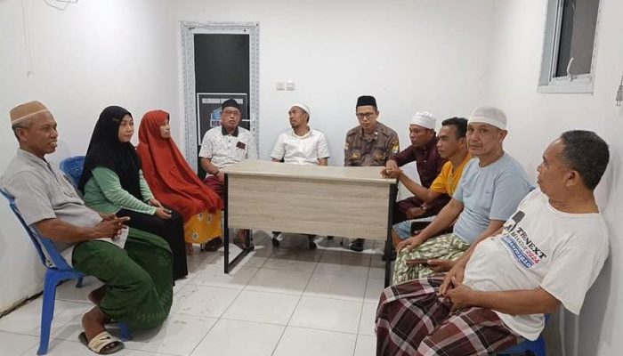Dekat dengan Warga, Bhabinkamtibmas Pulau Kodingareng Jadi Sahabat Masyarakat