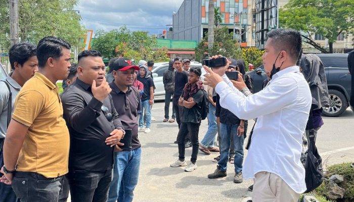 Demo di Kejati Sultra, KASTA Desak Hendro Dewanto Mundur Dari Jabatannya