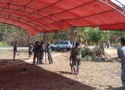 Satgas TMMD 123 Kodim 1416/Muna Bantu Warga Dirikan Tenda Untuk Acara Aqiqah