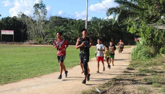 Jelang Berbuka Puasa, Satgas TMMD 123 Kodim 1416/Muna Jogging di Sore Hari