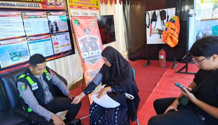 Cek Kesehatan Pemudik : Polres Kolaka Jamin Mudik Aman Dan Sehat