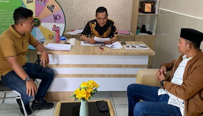 Geruduk Kejati, KAHIN Sultra Desak Penetapan Tersangka Dirut Perusda Kolaka, Kasipenkum : Ini PR Untuk Kejati Baru