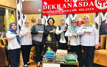 Ibu Danru 5 Kopassus, Ny. Sera Josep D.D. Surbakti Berkunjung ke Dekranasda Konsel