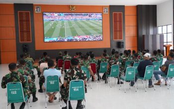 Korem 143/Halu Oleo Gelar Nobar Piala Dunia Bersama, Pererat Kebersamaan dan Semangat Persatuan