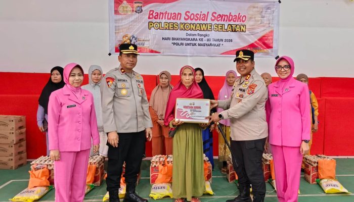 Sambut Hari Bhayangkara ke-80, Polres Konsel Salurkan 200 Paket Sembako untuk Masyarakat
